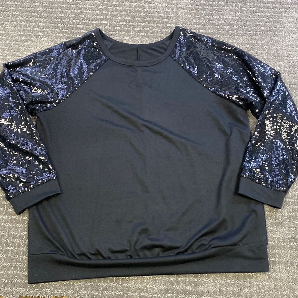 Women’s long sleeve sequined sleeve top 2XL fits more like xl